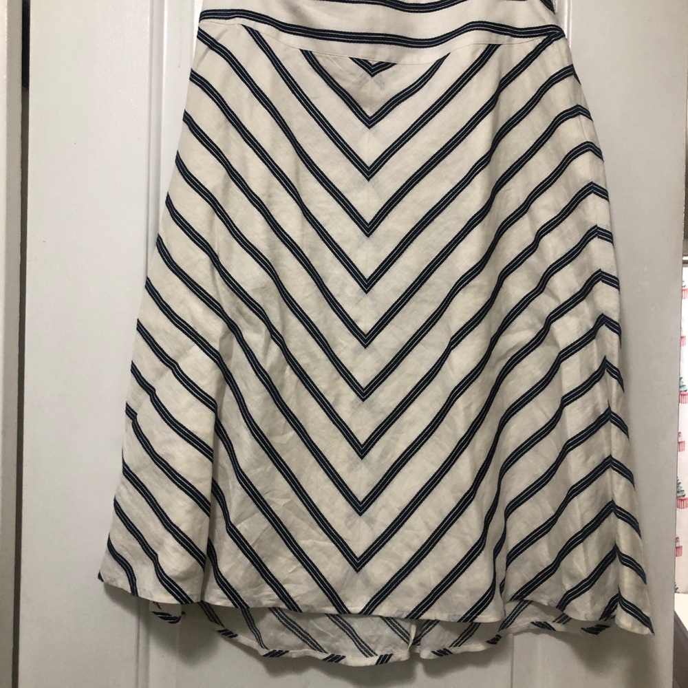 Talbots White A-Line Skirt with Navy Chevron Stripes Size 8